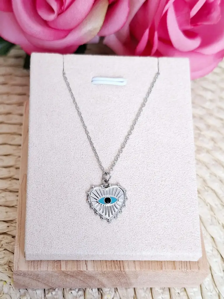 Collar de Acero corazón ojo de protección